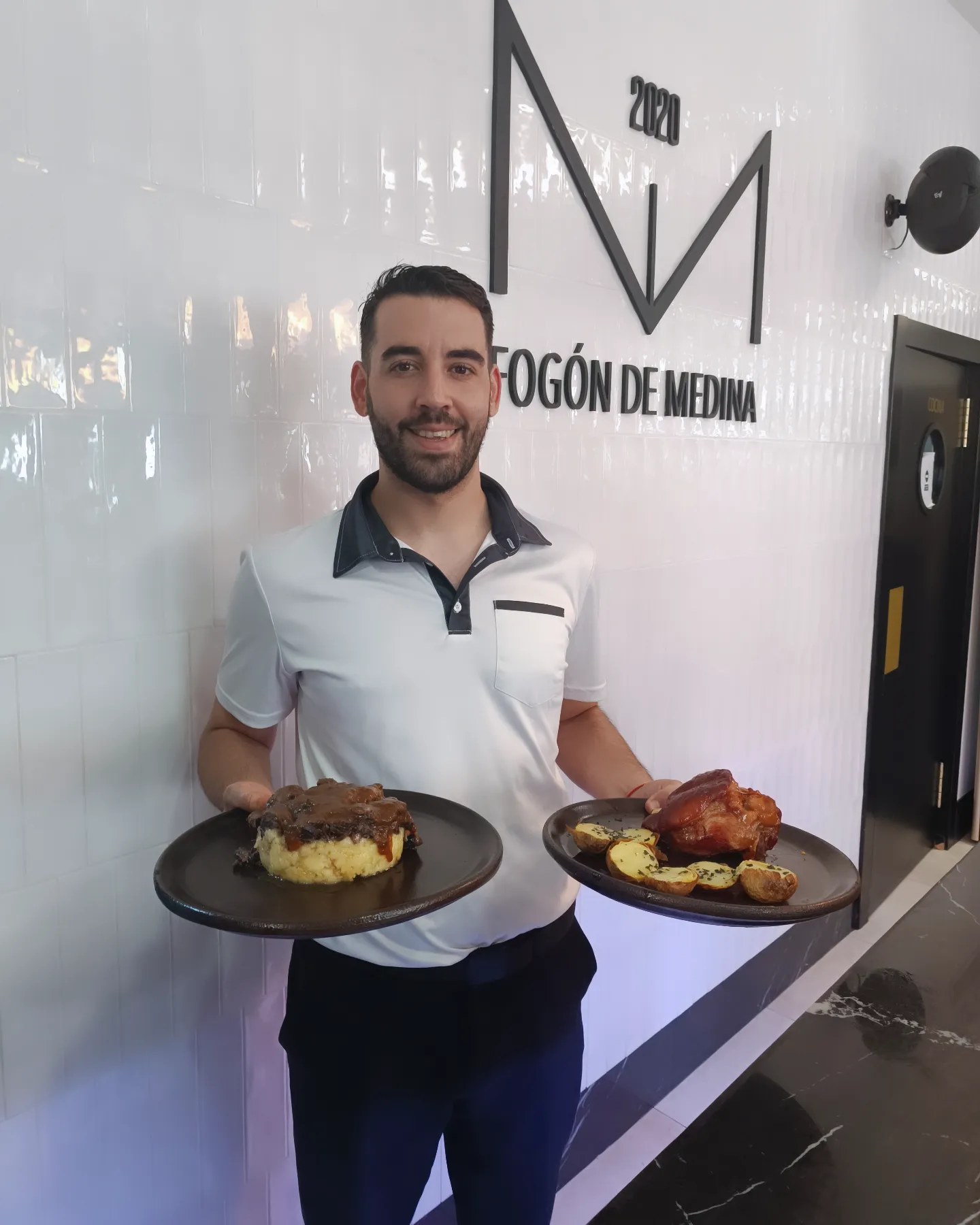 Interior del restaurante Fogón de Medina
